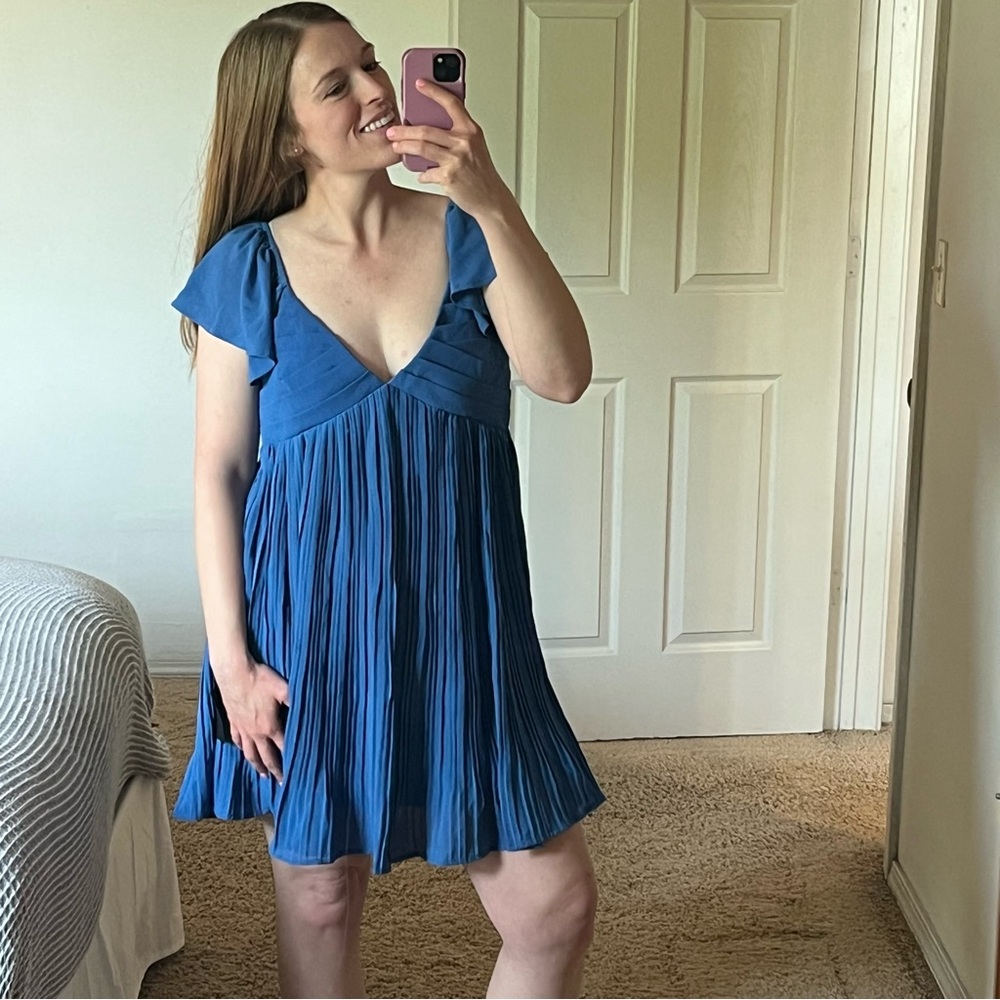 Elegant Blue Pleated Dress